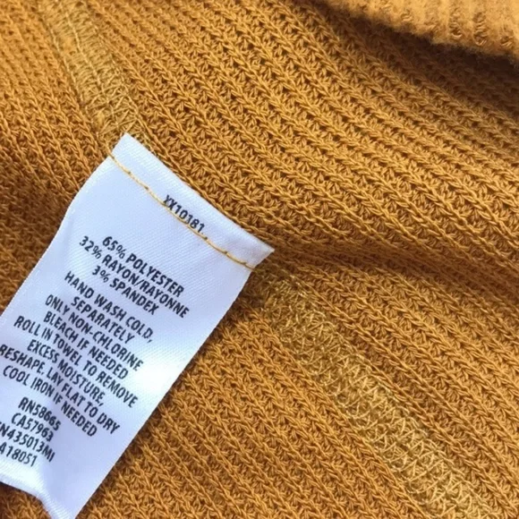 CASLON Cozy V-Neck Ribbed Top - Picture 3 of 4